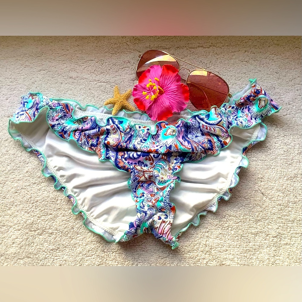 🌴New Ruffle Cheeky by Victoria’s Secret
